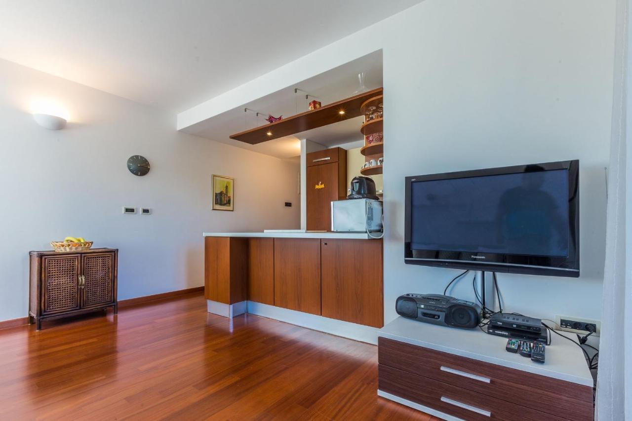 Adriano 2Br Apartment With Terrace Zadar Bagian luar foto