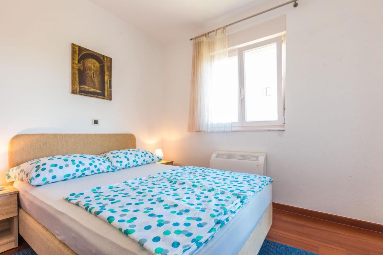 Adriano 2Br Apartment With Terrace Zadar Bagian luar foto