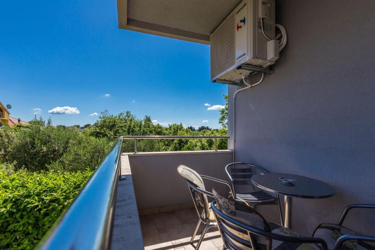 Adriano 2Br Apartment With Terrace Zadar Bagian luar foto