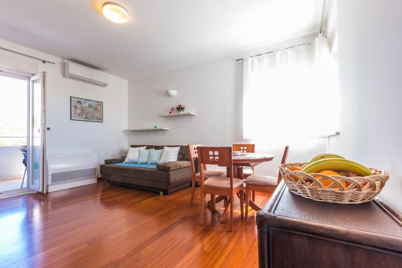 Adriano 2Br Apartment With Terrace Zadar Bagian luar foto